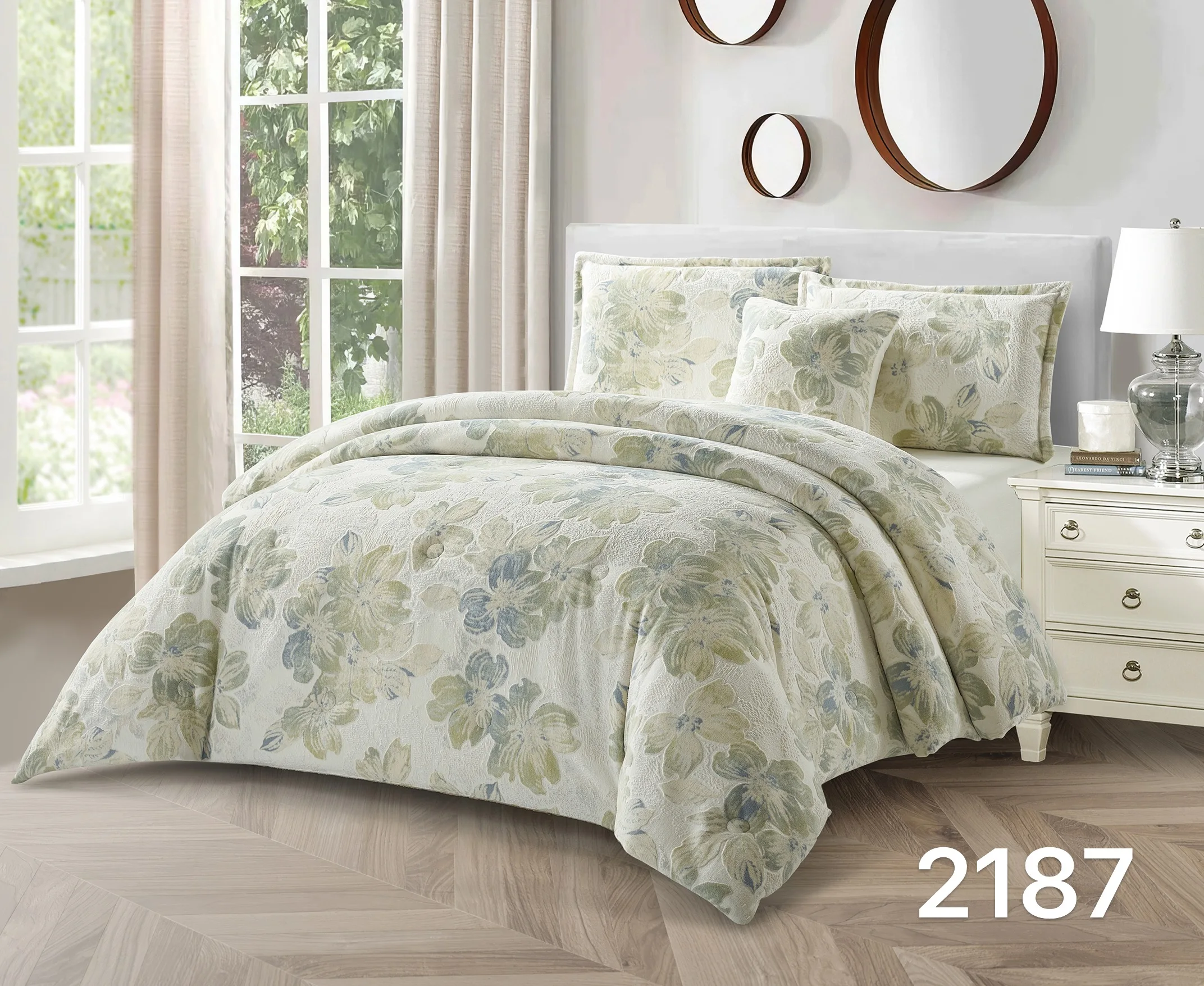 Dubai Luxury Home Bedding Cover Factory New Design Winter Velvet Bed Comforter Set