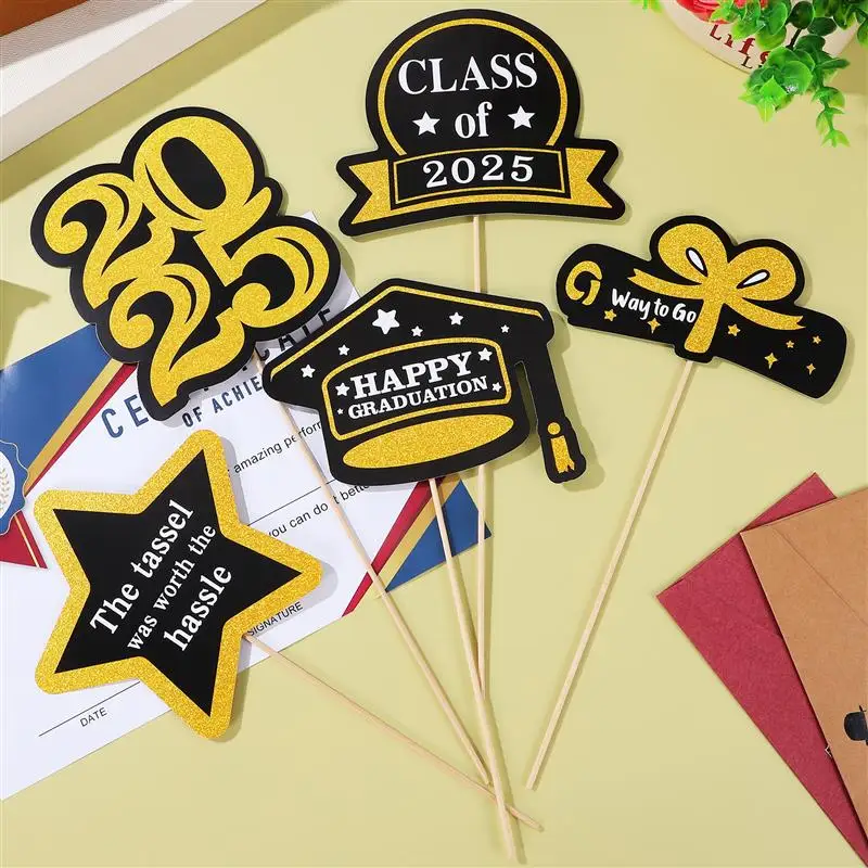 

1 set /Set Class Of 2025 Graduation Centerpiece Sticks Vase Toppers Table Ornaments Photo Booth Props Party Decorations