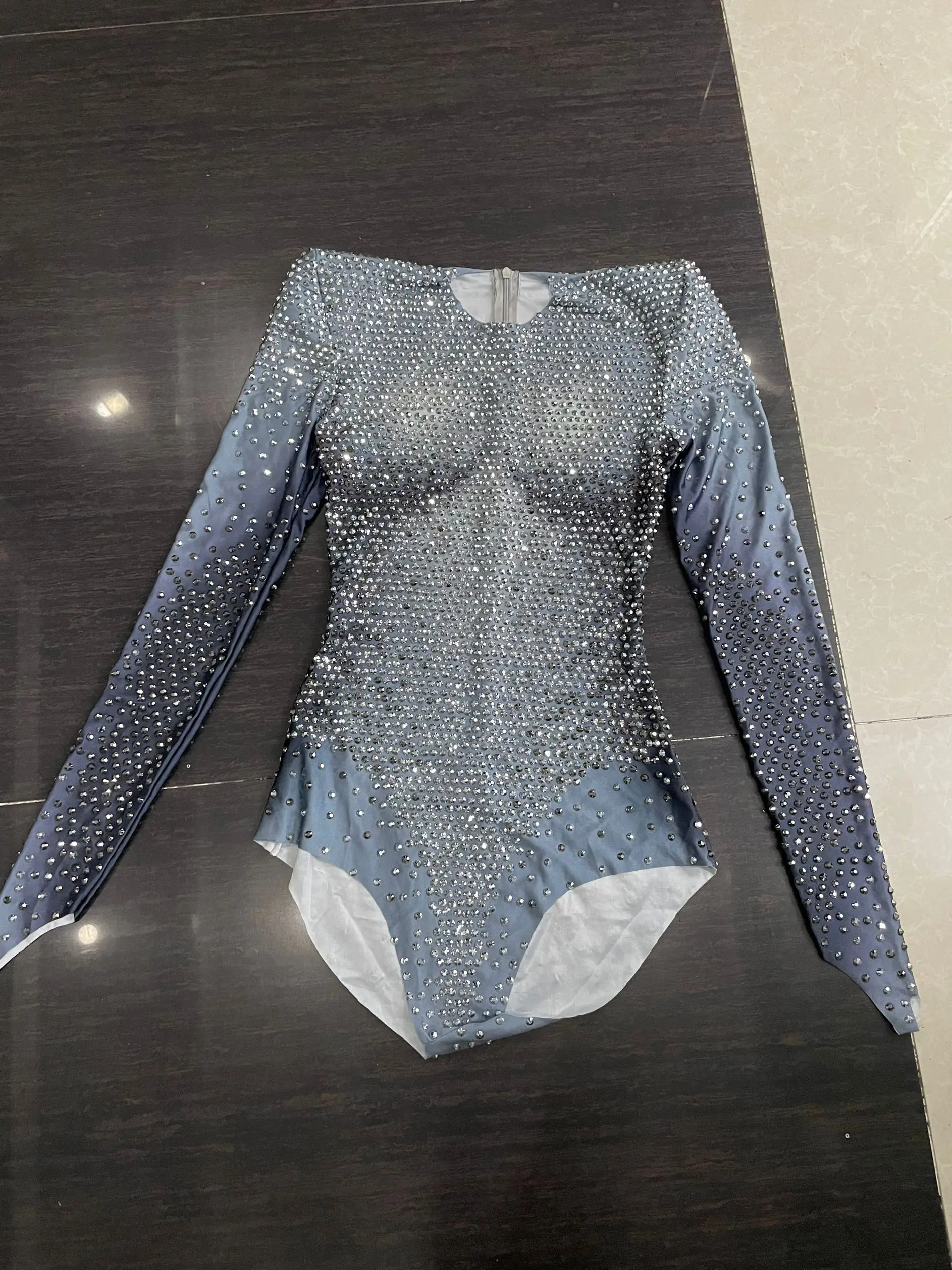 Glitzernde silberne Strass-Langarm-Stretch-Bodysuits 2025, neue Damen-Abend-Luxus-Geburtstagsfeier, sexy Nachtclub-Bühnenkostüm