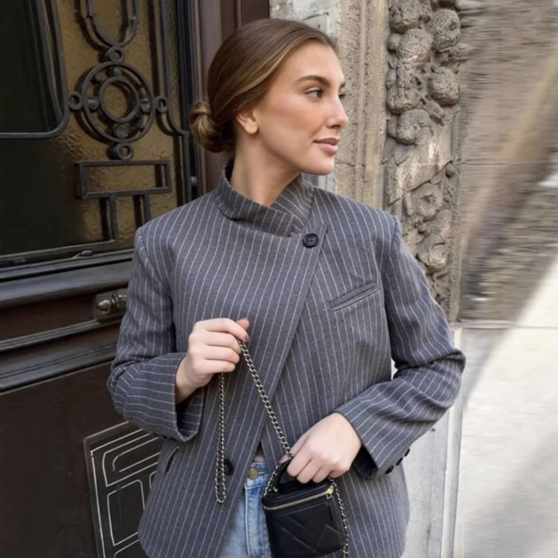 Women's Fashionable Short Blazer Jacket Navy Blue Pinstripe Wrap Blazer With Button Closure Structured Shoulders For Women Z2XH