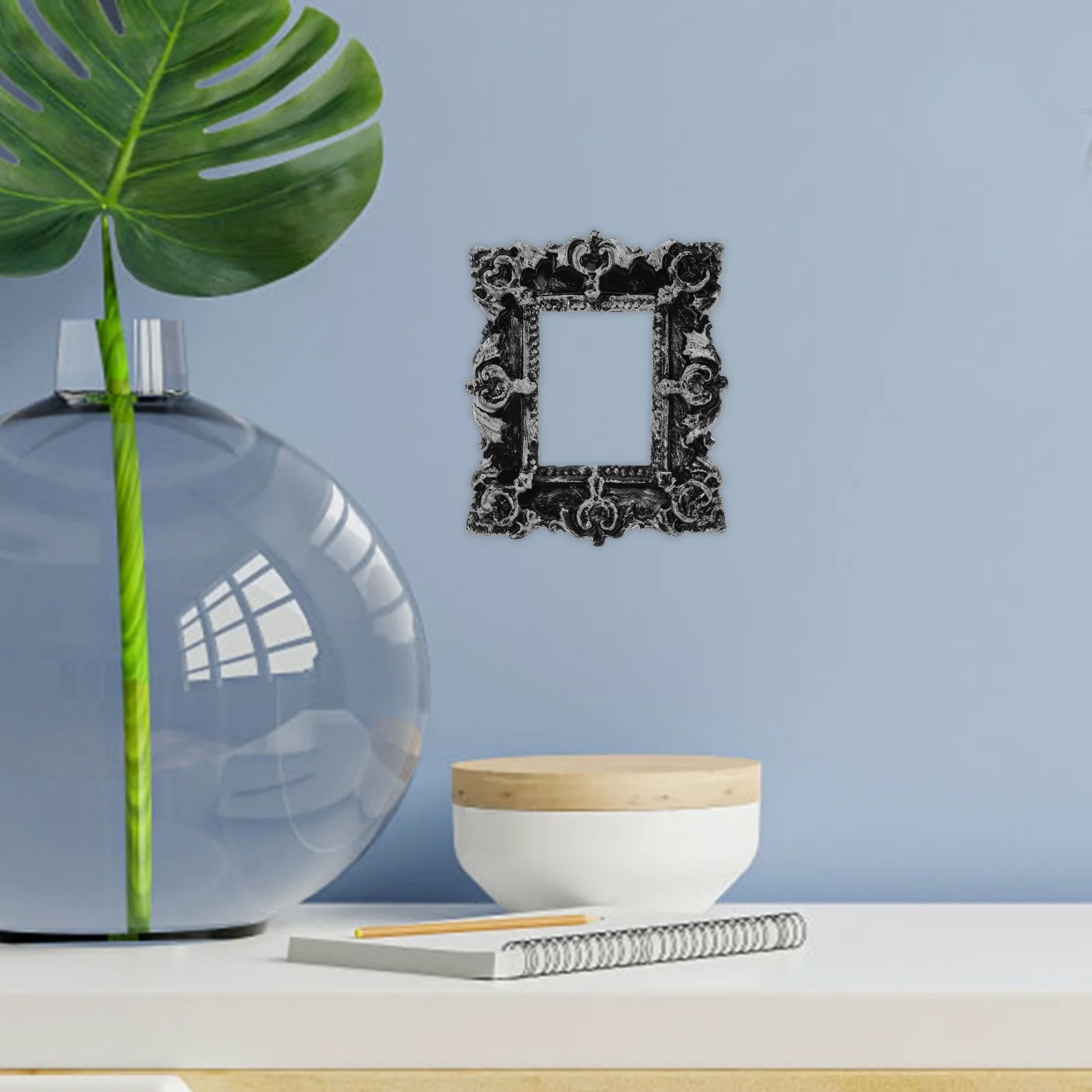 

2pcs Mini Frames Vintage Mini Picture Frame Silver Resin Photo Frame Kit Decorative Display for Home Travel Jewelry