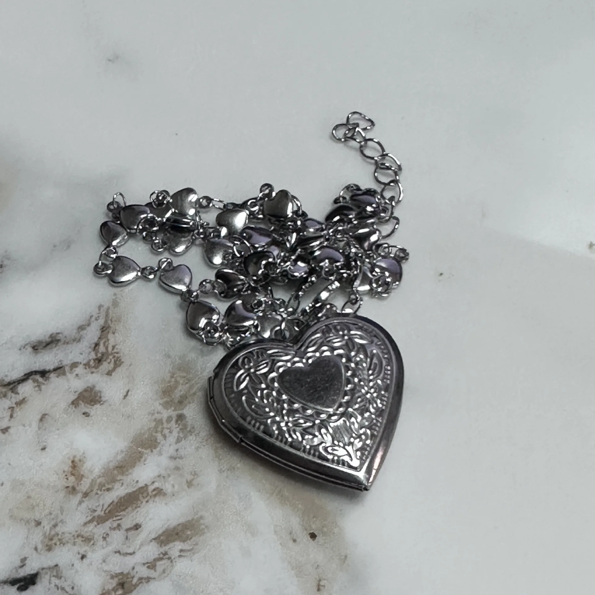 Colgante de Corazón Romántico 2026, Abrible, Color Plateado, Acero Inoxidable, con Marco para Foto, Collar para Mujeres y Hombres