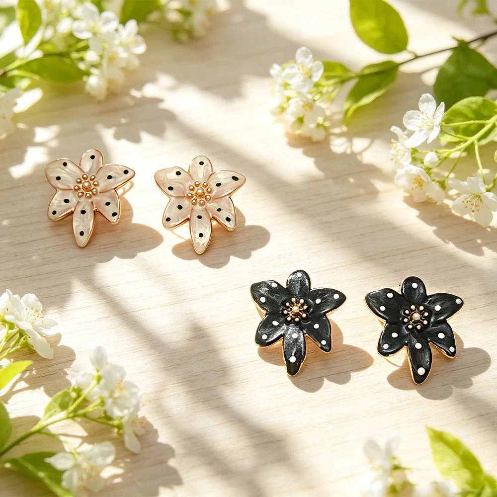 Vintage Polka Dot Flower Earrings, French-Style Gentle Oil-Drip Floral Ear Studs, Fresh Girly Style Polka Dot Petal Earrings Available in Two Colors