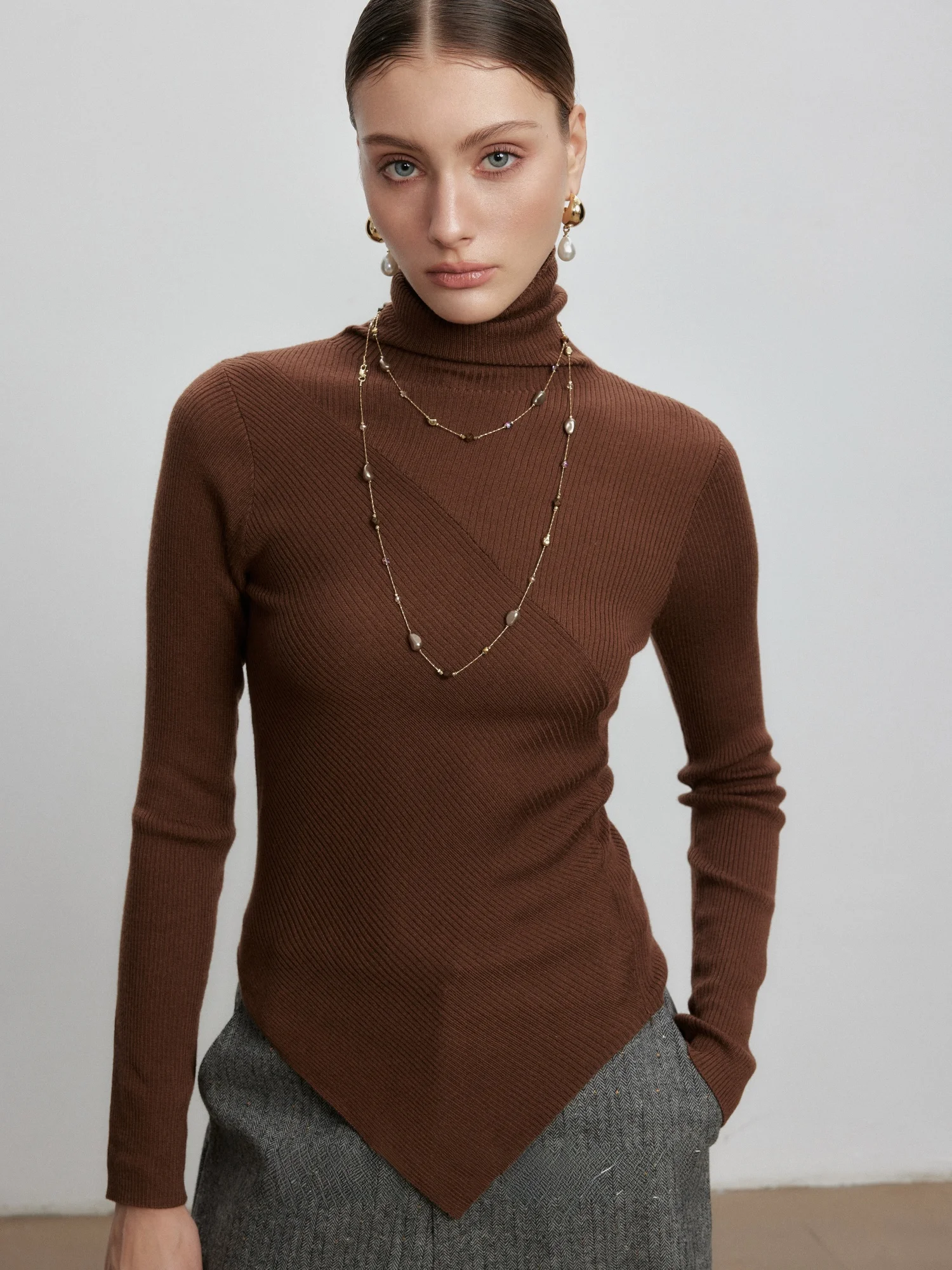 

Lean Project Шерстяная асимметричная трикотажная основа с высоким воротником, коричневая лоскутная повседневная длинная рубашка из мягкой смеси шерсти...