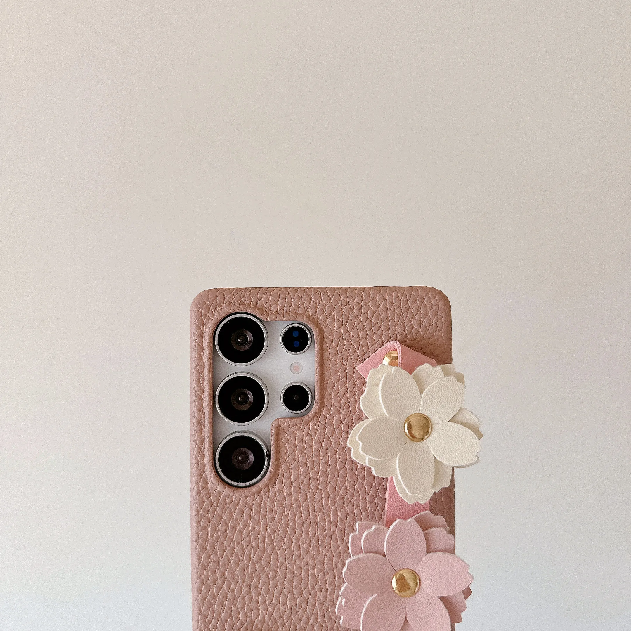 แฟชั่นลิ้นจี่หนัง Hard PC เคสโทรศัพท์สําหรับ Samsung Galaxy S25 Edge S24 Ultra S24FE 3D ดอกไม้สายรัดข้อมือสร้อยข้อมือ