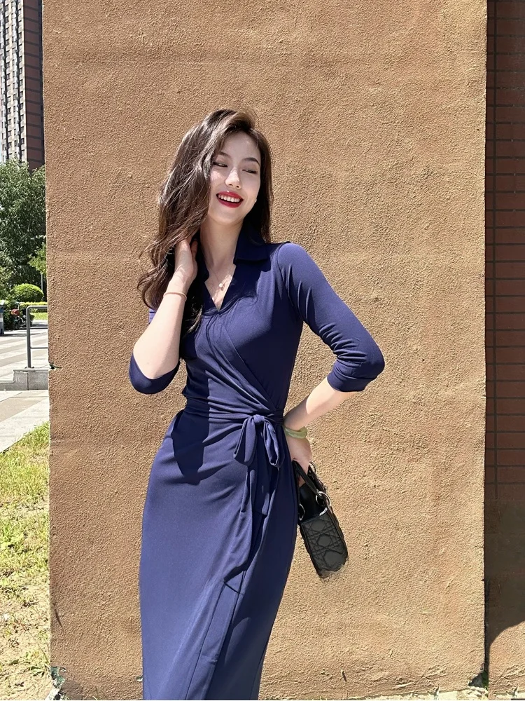 

Шелковое вечернее платье-комбинация корейского стиля, глубокий синий цвет, с эффектом похудения, длинная юбка А-силуэта, рукава три четверти, V-образный вырез