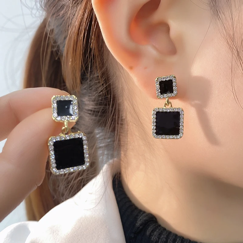 Retro Black Blocks Zirconia Stud Earrings for Women Fashion Jewelry Light Luxury Minimalist Accessories