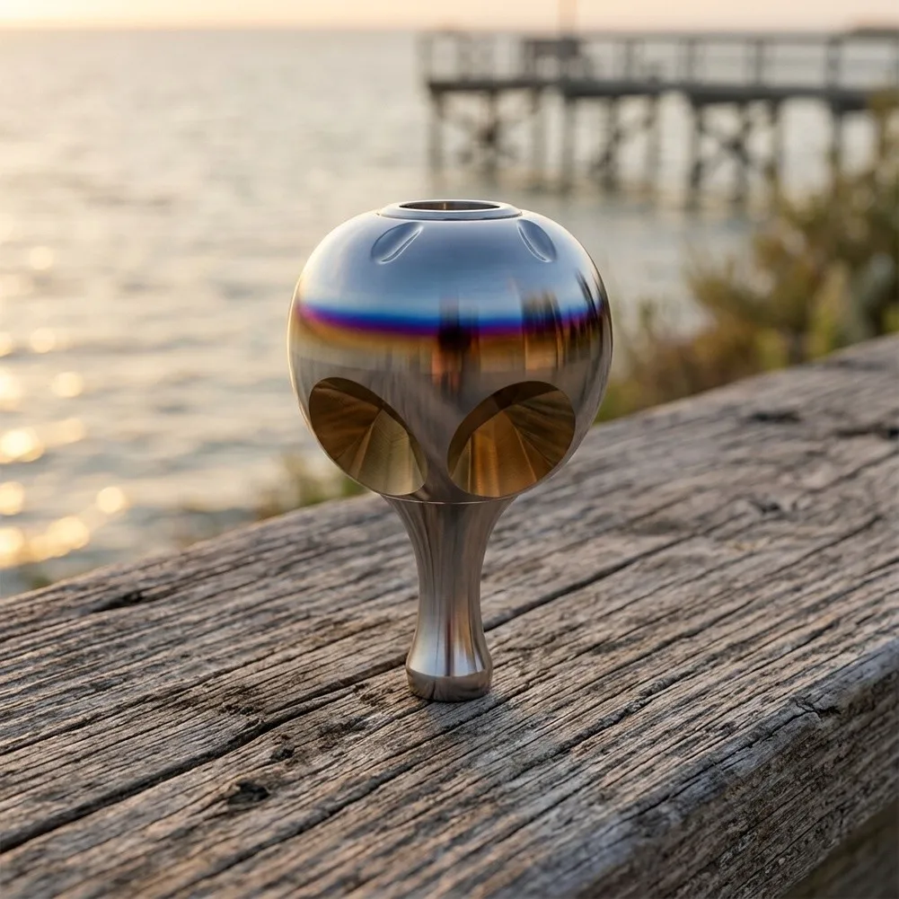 Round Reel Knob Supporting Natural Hand Positioning and Reduced Fatigue During Long Fishing on Compatible Reels