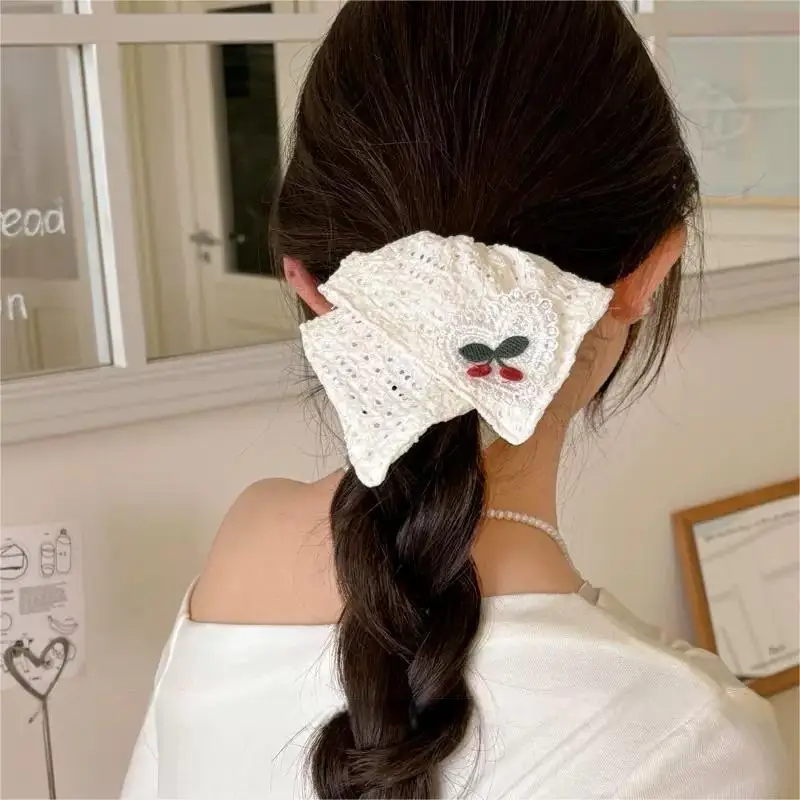 

Elegant and high-end small cherry square scarf headwear, retro circle headwear