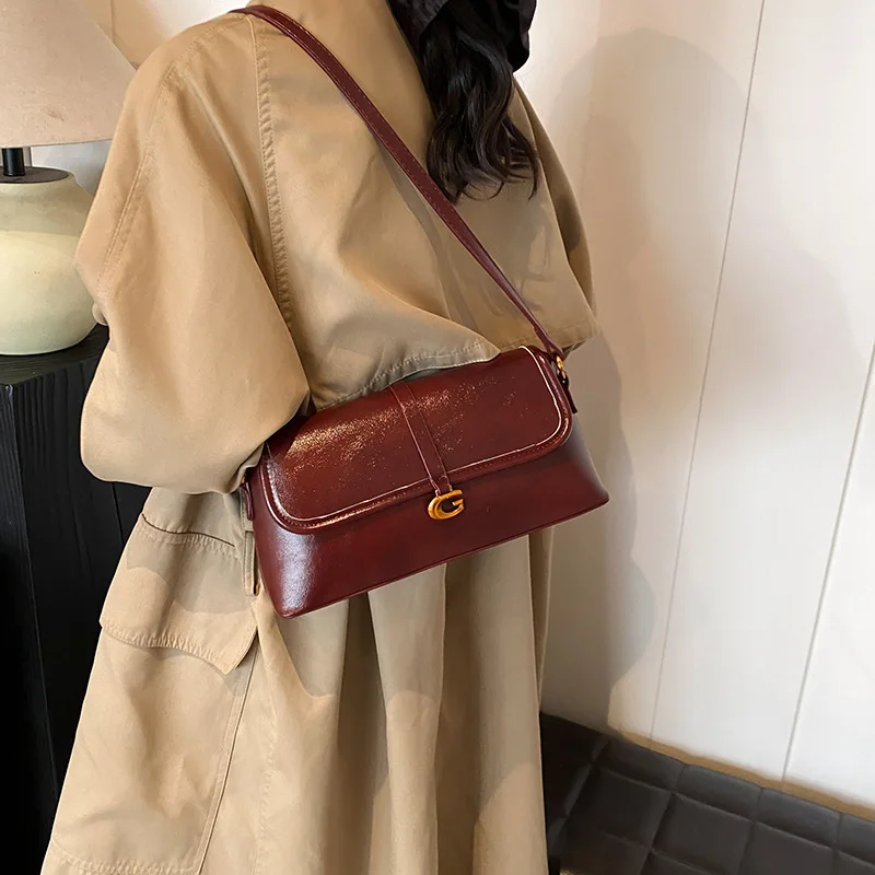 2024 New Trendy High Quality Vintage Oil Wax Leather Handbag Underarm Baguette Bag For Women Female Chic Deisgn