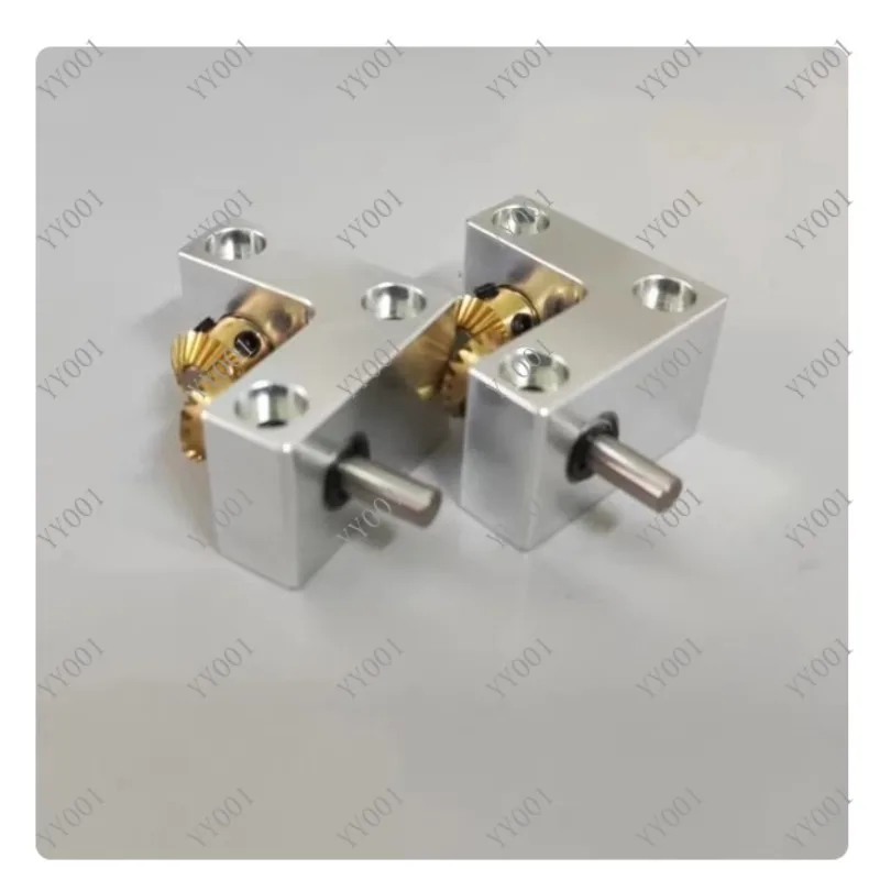 Right Angle Bevel Gearbox 1:1 Ratio 4mm Shaft 90° Angle Drive Converter