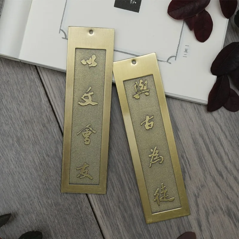 قرطاسية مسطرة معدنية للوازم المكتبية والمدرسية - أداة أساسية للطلاب والمحترفين