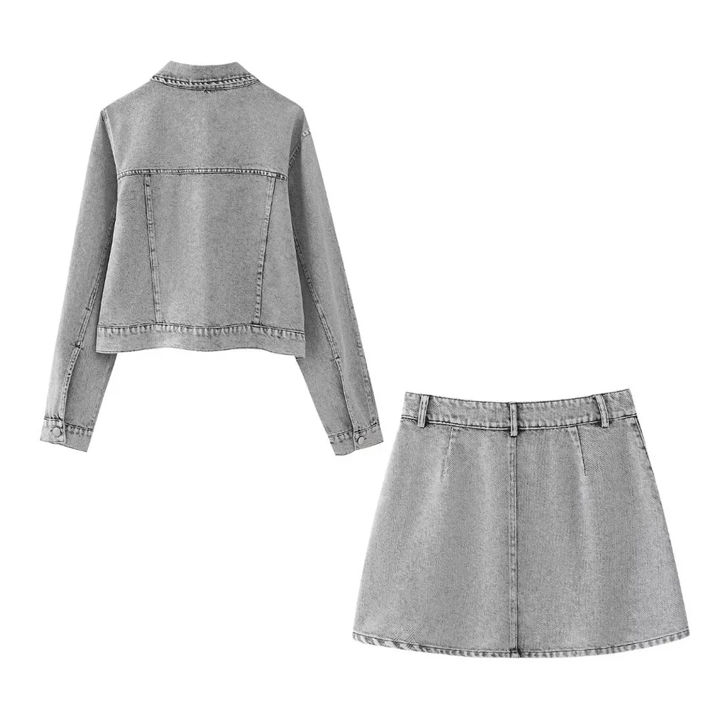 In spring and summer of 2024, the new women\'s artificial pearl denim jacket & skirt suit