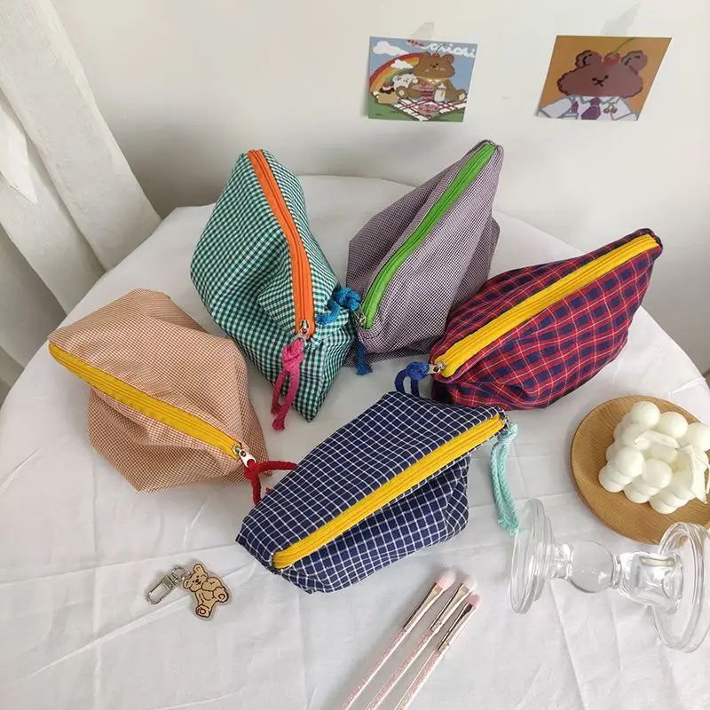 

Косметичка в стиле ретро с цветными блоками и классическим клетчатым узором, большая вместительная многофункциональная портативная сумка-пенал