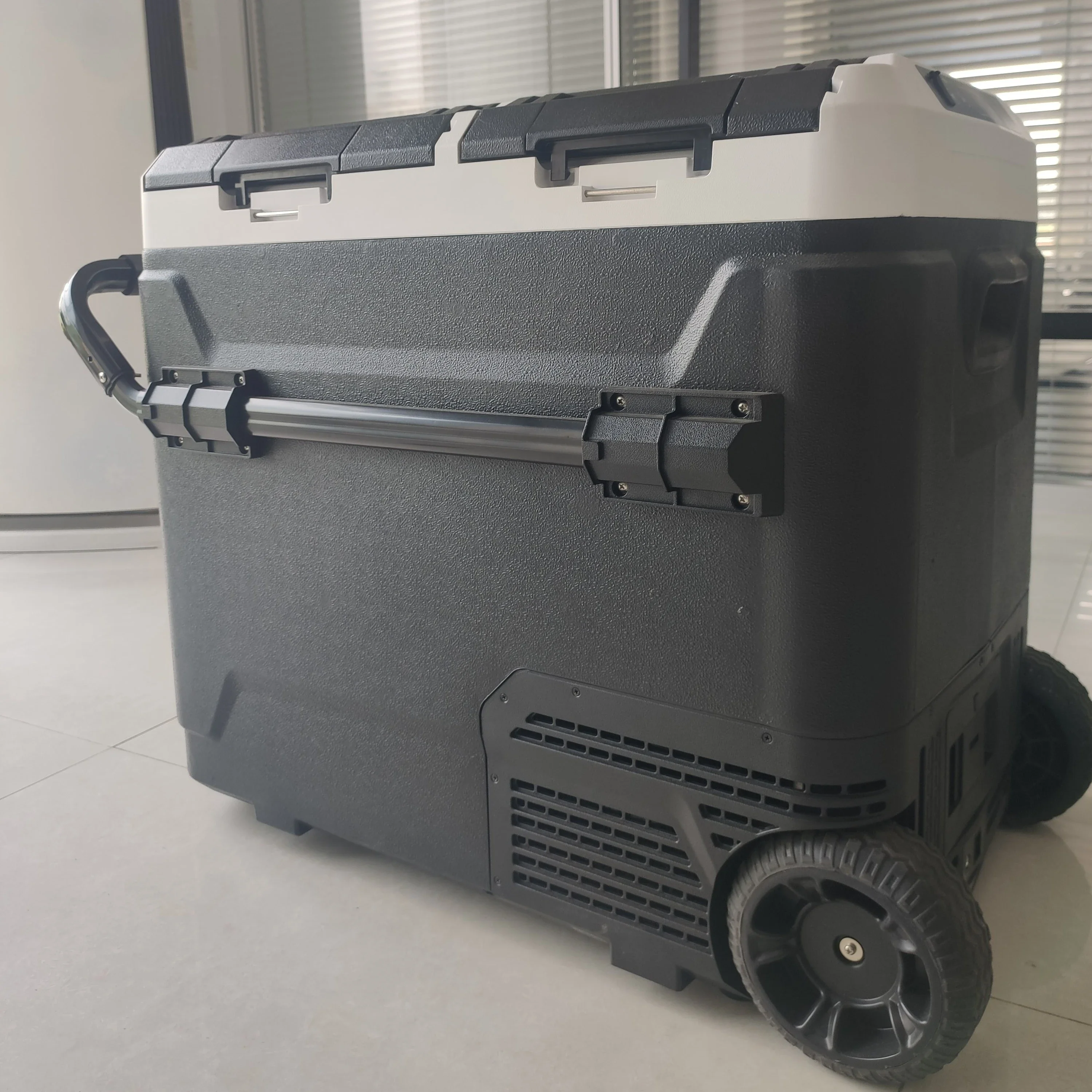 Truck 12V Fridge Suv Car Freezer Case Portable Refrigerator Outdoor RV Cooler Boxes 60L With Removable Battery