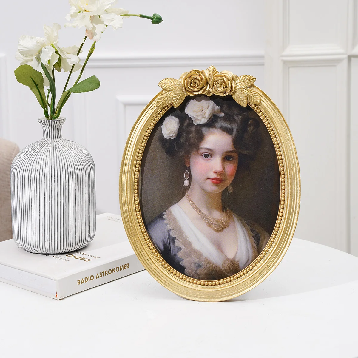 Golden Three-Dimensional Rose Oval-Shaped Decorative Photo Frame
