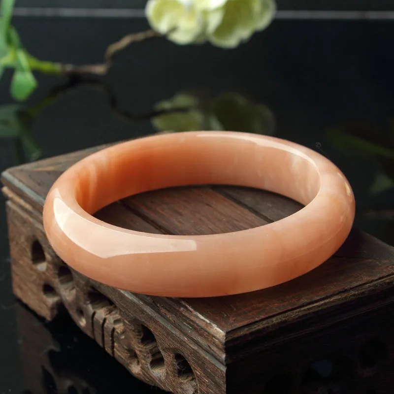 

Классический модный универсальный браслет в этническом стиле