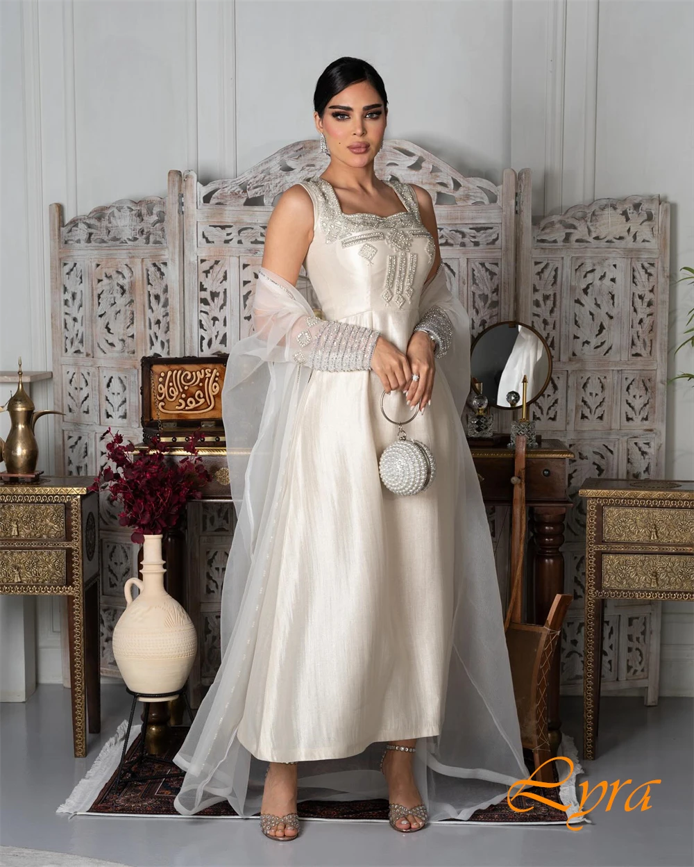 تخصيص ساحة طوق الساتان ألف خط مساء اللباس رائعة كريستال شال فساتين حفلة موسيقية عالية الجودة فساتين المناسبات الخاصة