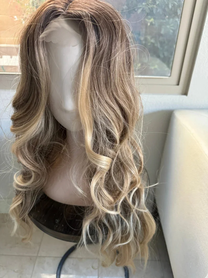 Long Ombre Blonde Wavy Lace Front Wig for Women 26 inch Middle Part Curly Wavy Wig Synthetic Premium Fibre Women WIgs Daily Wear