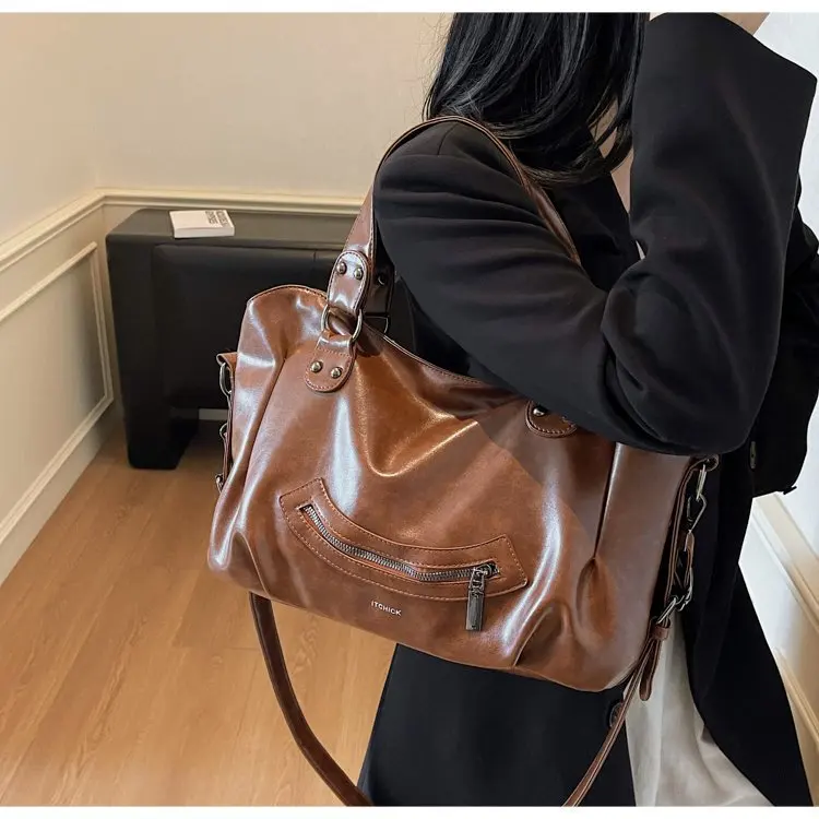 

2025 Vintage Large Capacity Bag, Women's Luxe Commuter Shoulder Purse, Chic Crossbody Tote, Versatile Day to Night Bag