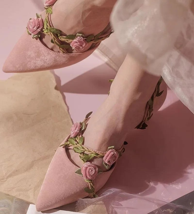 

Flower Vine Women Low Heels Shoes Pink Velvet Pointed Toe Cutouts Hollow Spring Autumn Casual Shoes