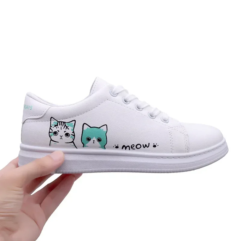 Sneakers da donna moda scarpe vulcanizzate traspiranti Pu Cute Cat Cartoon Lace Up Casual scarpe da donna bianche Zapatos De Mujer femminile