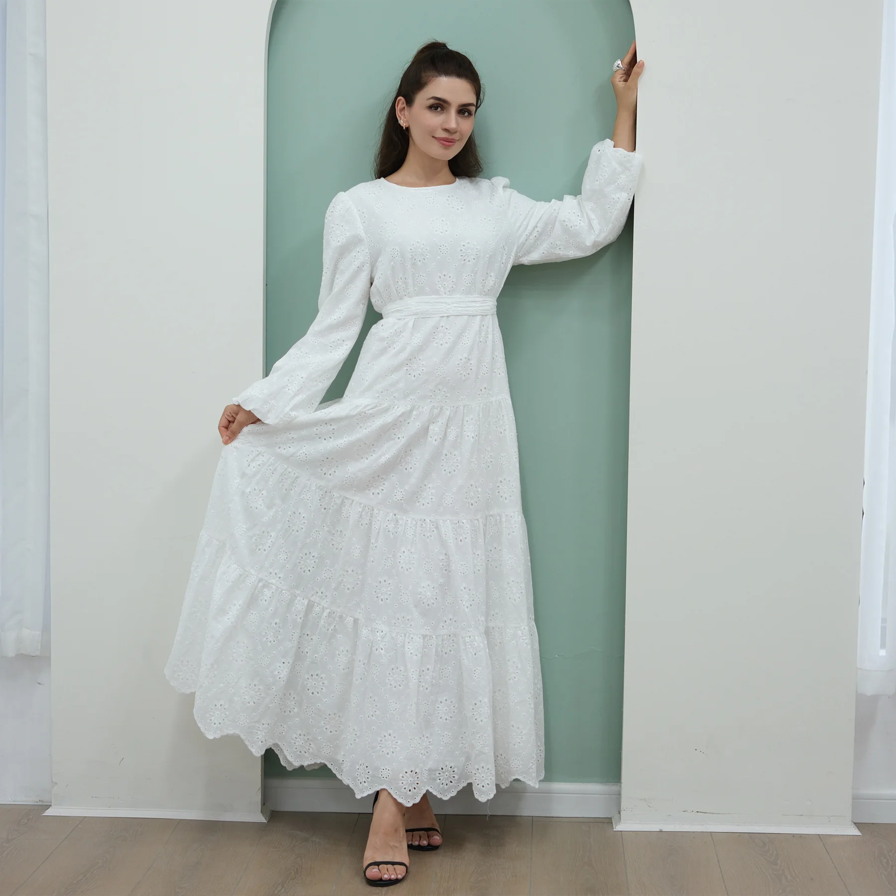 

Dubai White Embroidery Abaya Kaftan Modest Women Belted Long Sleeve Muslim Dress Islam Evening Party Gown Arabic Robe Evening
