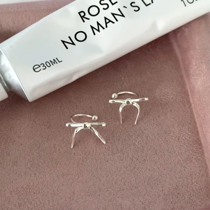 Korean Style Bow Ribbon Earrings for Women, Fashionable, Simple, Cool-Feeling Ear Cuffs, Non-Pierced Earrings, 2024 New Style