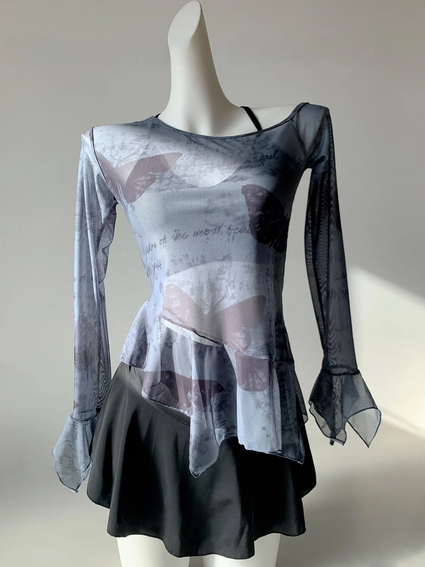 

Новая модель: Женский купальник-тройка Ice Blue Wing с одним плечом, спортивный, повседневный, с юбкой и брюками