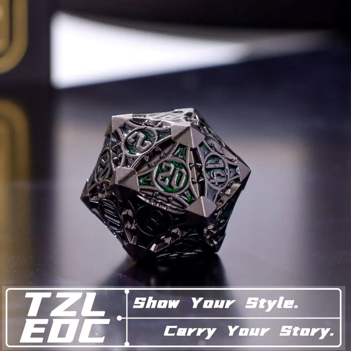 Metal dice fingertip stress-relieving toy - a stress-reducing gift for children with ADHD