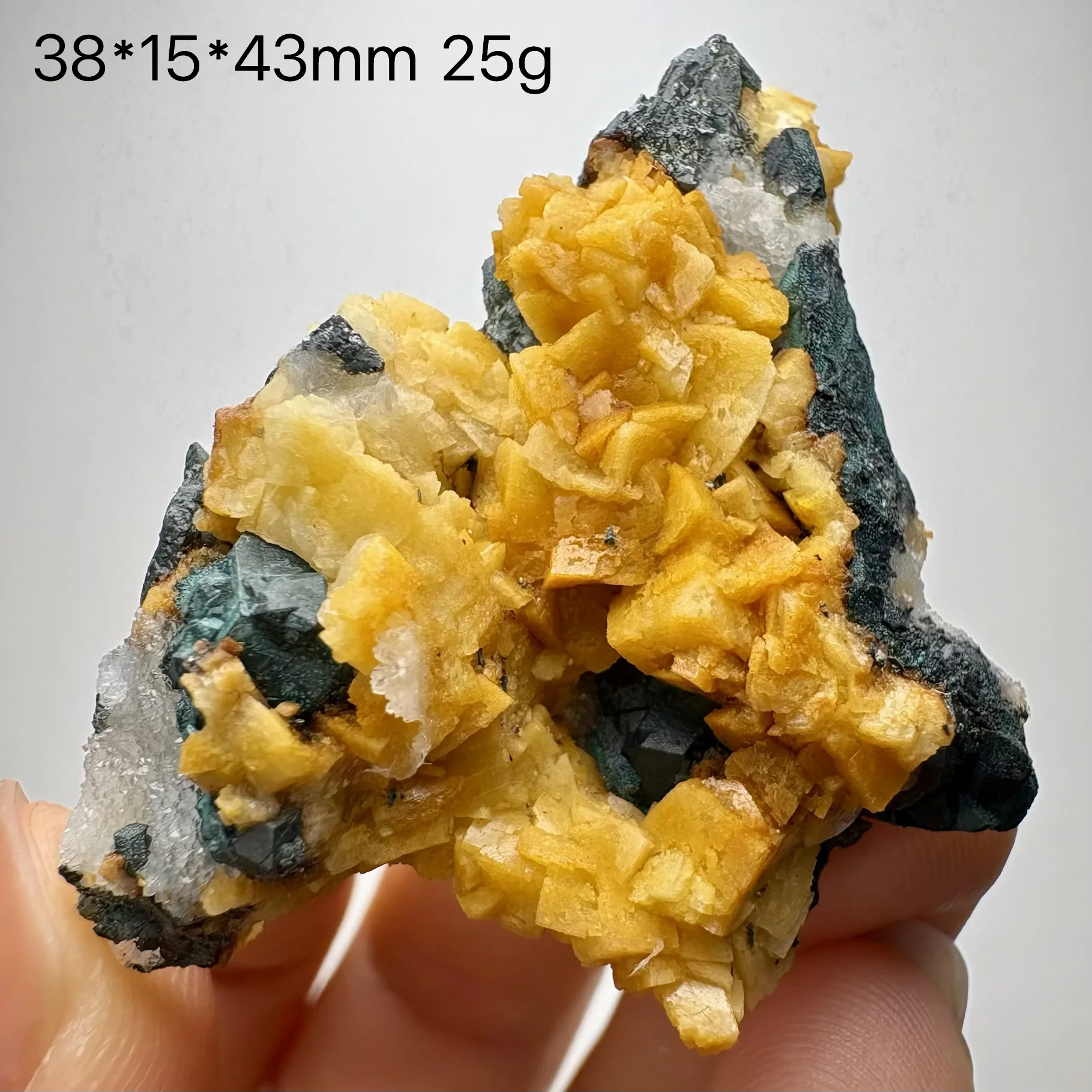 Natural Material - Yunnan Yellow Sericite - Crystal Mineral Specimen - Mineral Collection Item - Fluorite - Crystal Cluster - Qu