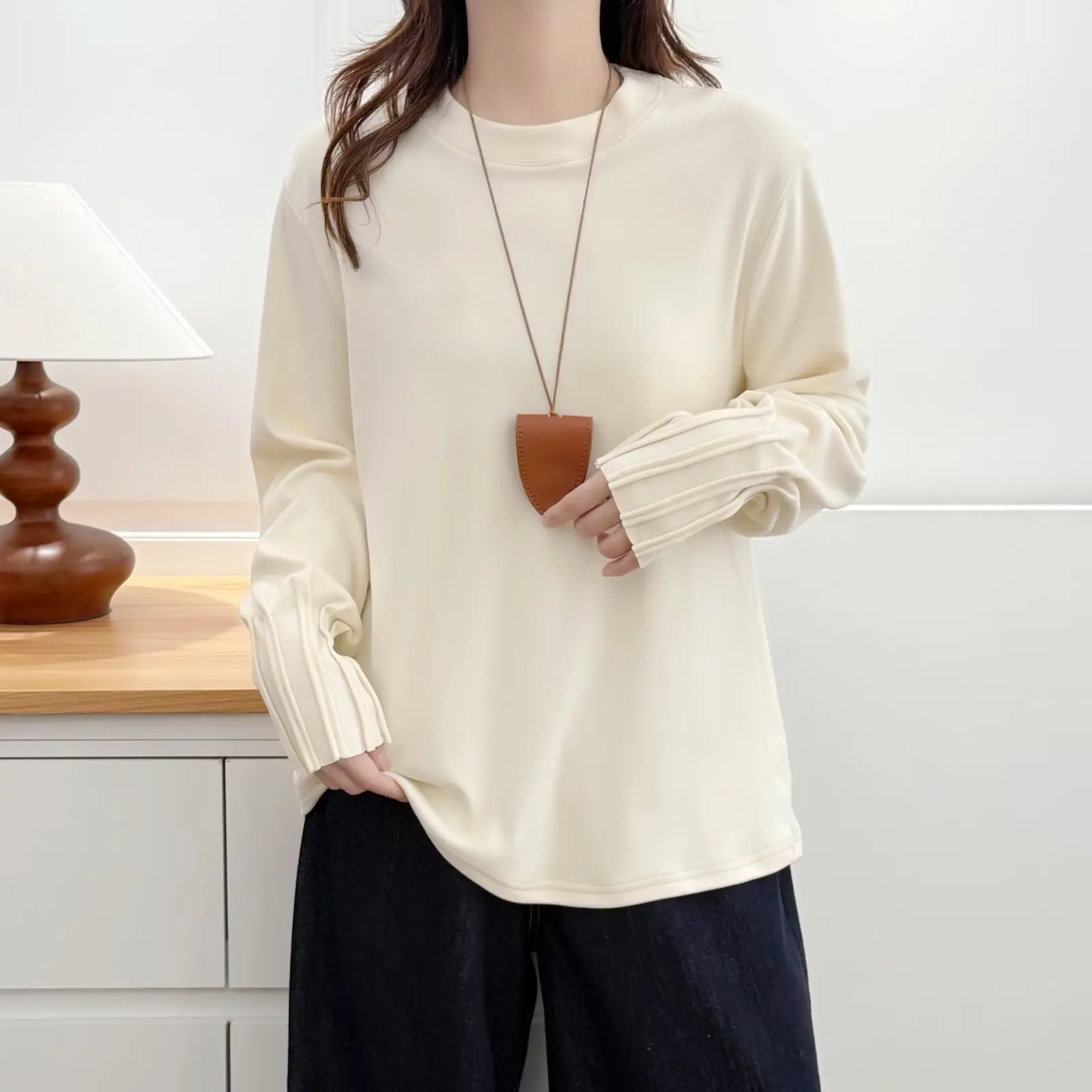 

XXXXL модная женская футболка больших размеров, стильные плиссированные манжеты с длинными рукавами для осени/зимы 2025 года, бархатные теплые топы 088