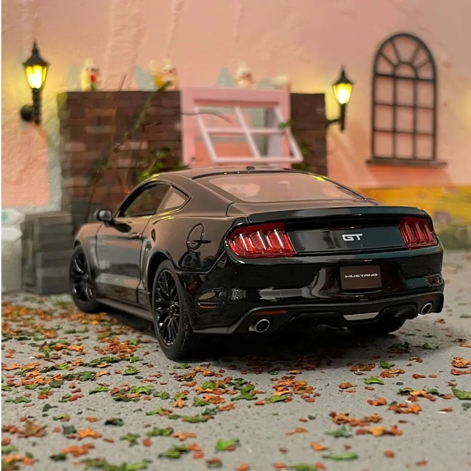 Welly 1:24 Ford Mustang GT Alloy Sports Car Model Diecast Metal Toy Vehicles Car Model Simulation Childrens Toys Gift Collection