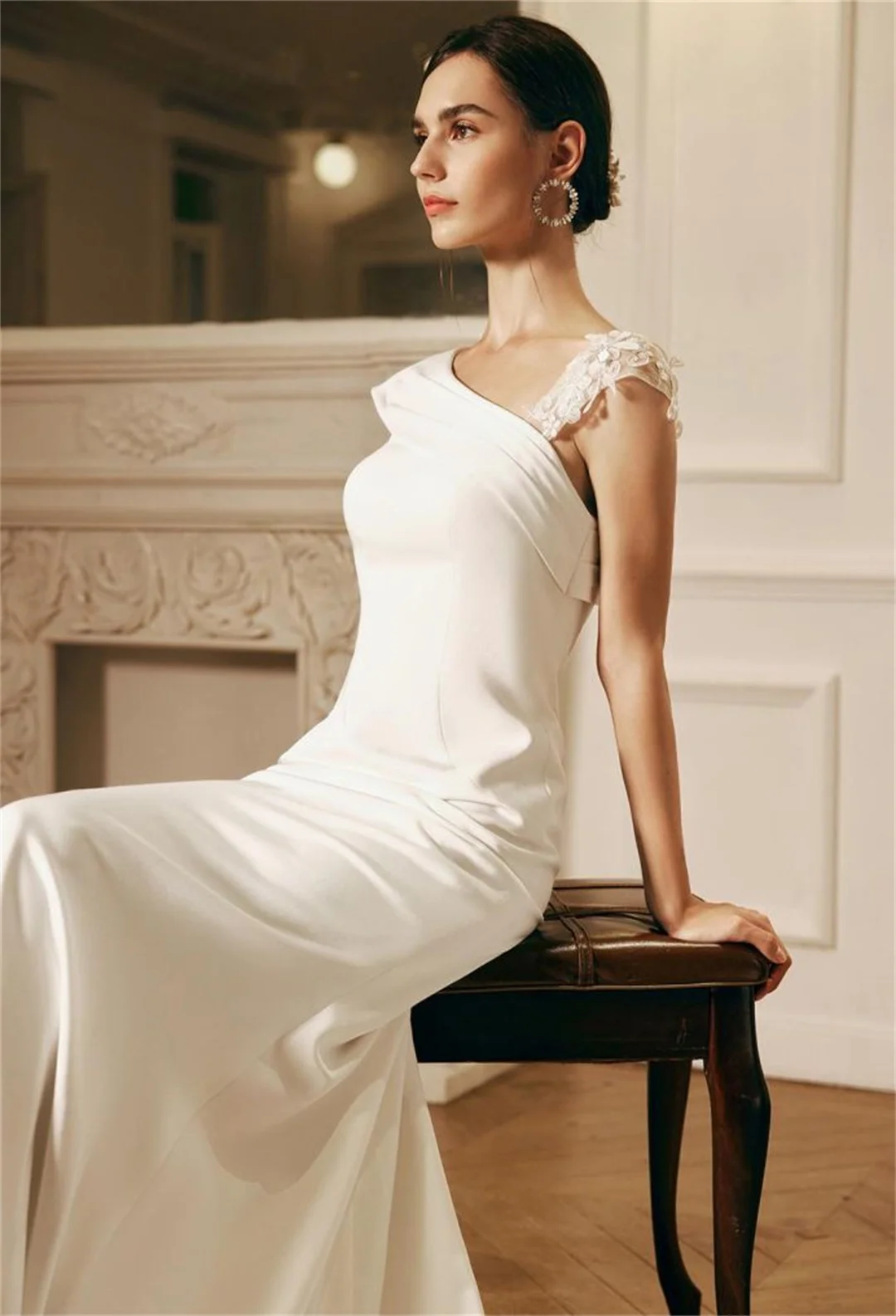 

High Quality Satin Chic Cap Sleeves Brides Wedding Dresses Simple Plain Sleeveless Ruffles Evening Gowns Vintage Bridal Dress