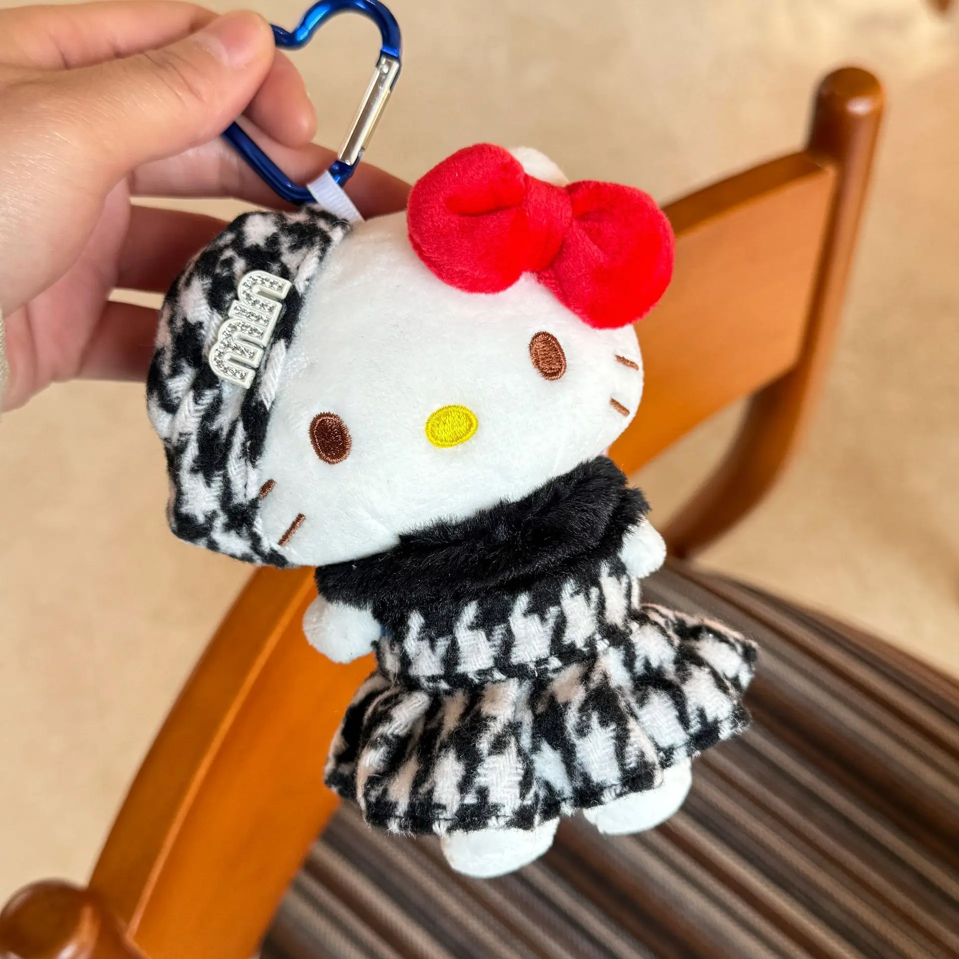 Kawaii Hello Kitty Plush keychain Peripheral Pendant Doll Cute Fashion Sunglasses Keychain Backpack Accessories Christmas Gifts