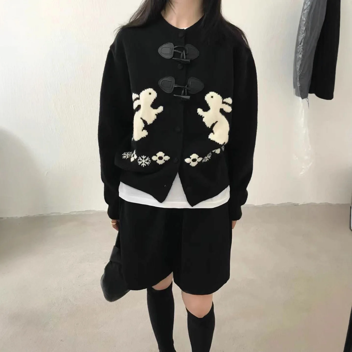 Women Knitting Cardigan 2025 New Retro Cardigan Rabbit Jacquard Collar Thickened Loose Niche Designer Casual Knit Coat