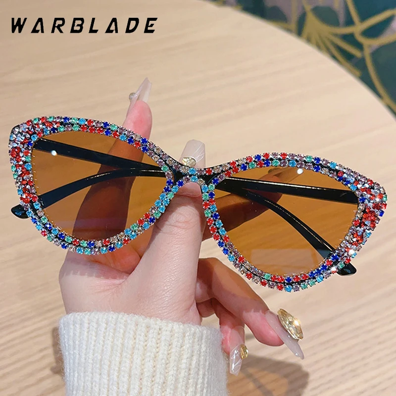 New Luxury Brand Design Rhinestone Shine Design Sunglasses Fashion Cat Eye Women Grey Sun Glasses Trendy Party Decoration Shades