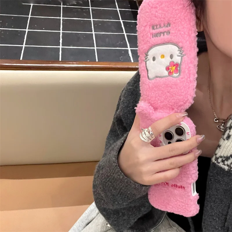 Luxury Mobile Phone Cute Pink Plush Hello Kitty Mirror What About Cashmere Wool Warmth Flip Phone13 14 15 15 16 Pro Max Cover