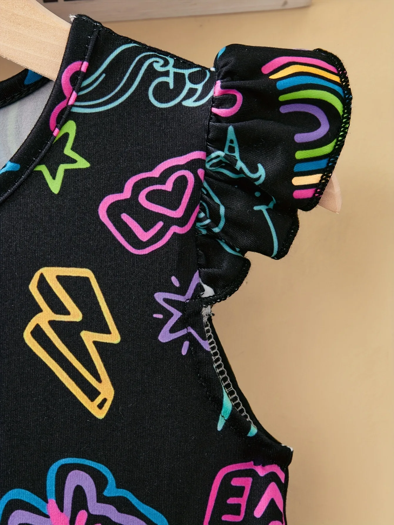 Niedliches Leuchtkleid für Mädchen Schwarzer Neon-Einhorn-Regenbogen-Druck Rock Kinder Casual Alltagskleidung Leuchtendes Party-Outfit – Detail 5