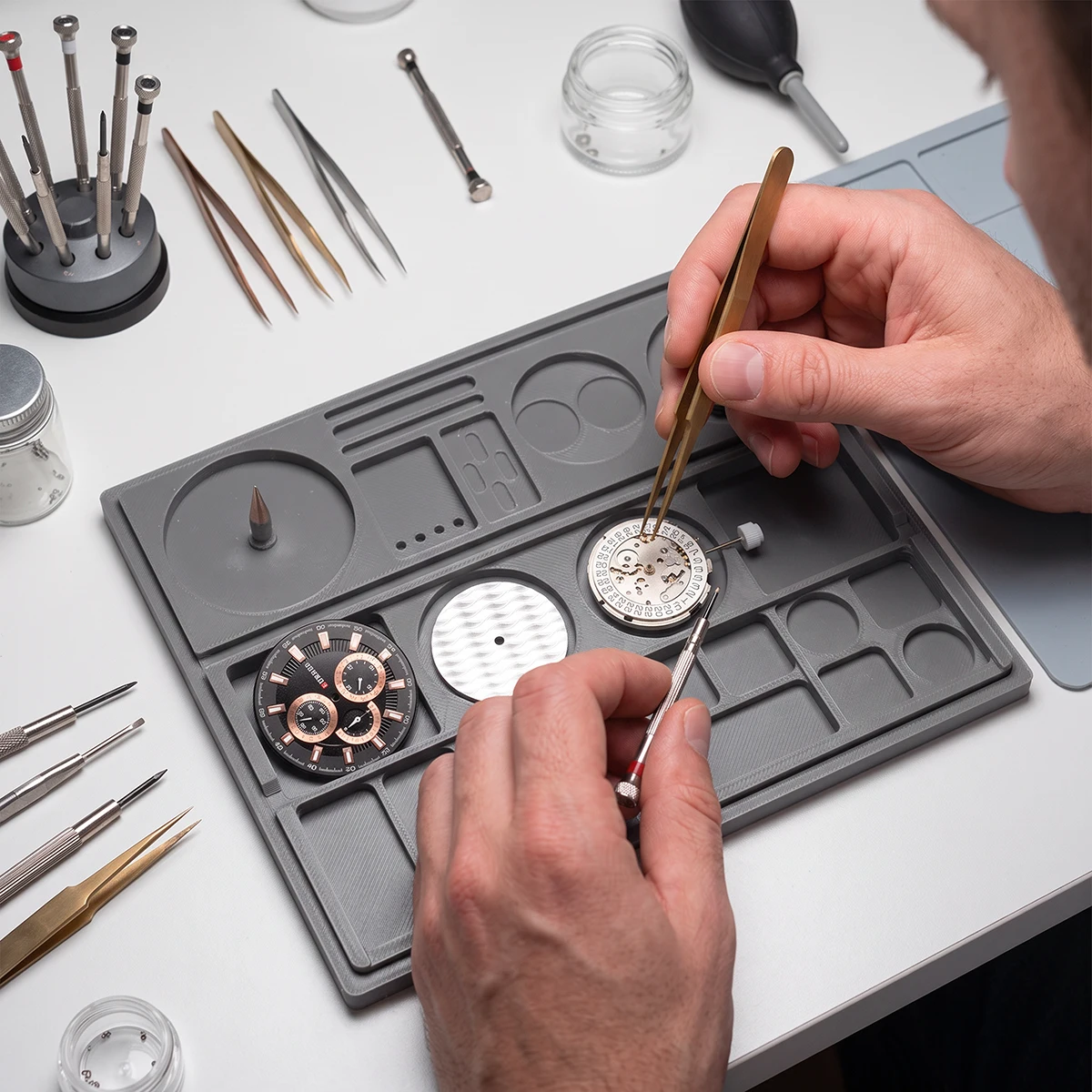 Watch Movement Dust Cover Watch Parts Holder Tray Parts Protector Moistureproof Anti-dust Covers Storage Box for Watchmakers