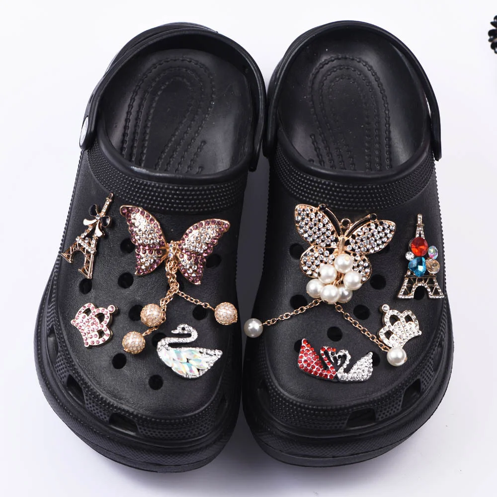 

Crystal Swan White Pearl Gold Bear Shoes Decorations Butterfly Bling Crown Shoe Charms Girl Shinny Maple Leaves Clog Charms