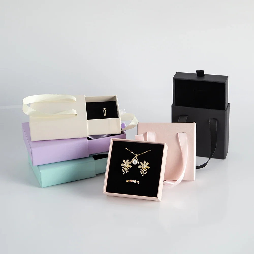 50Pcs/Lot Portable Personalised Jewellery Gift Packaging Drawer Box Custom Logo with Handle for Necklace Earring Ring Organizer