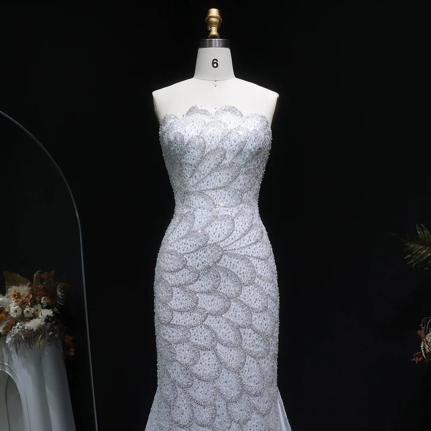 Sharon Said: Atemberaubendes smaragdgrünes trägerloses Meerjungfrauen-Abendkleid, langes arabisches Verlobungs-, Hochzeits- und festliches Partykleid SS601, maßgeschneidert. – Detail 29