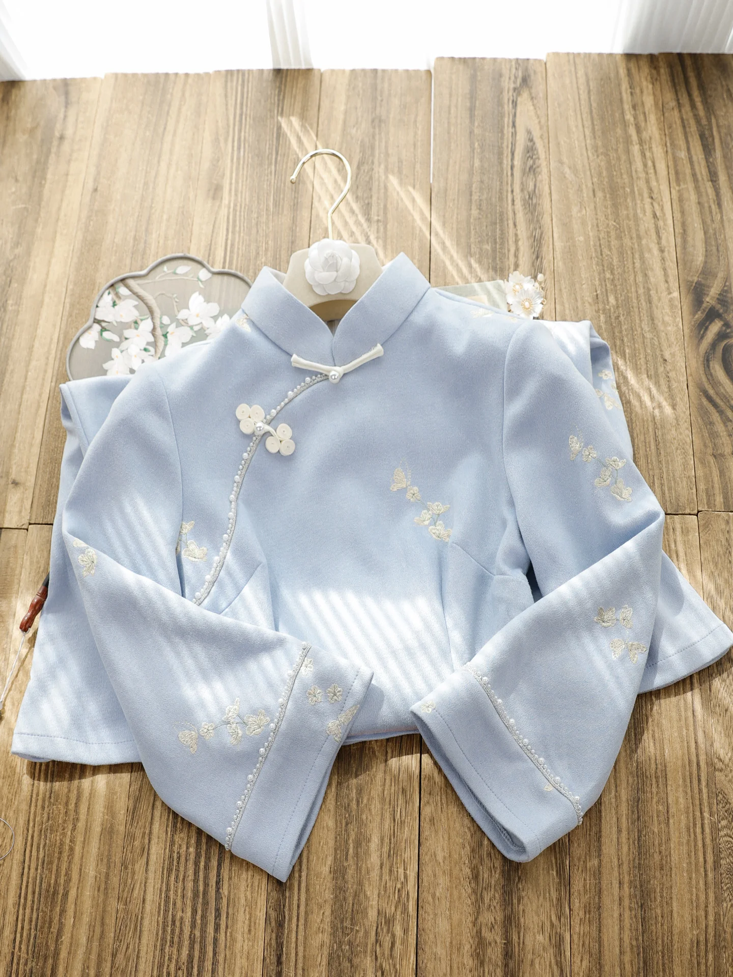 new-chinese-sle-blue-embroidered-suede-qipao-women's-long-sve-mid-length-dr-no-slit-breathable-comfortable-polyester