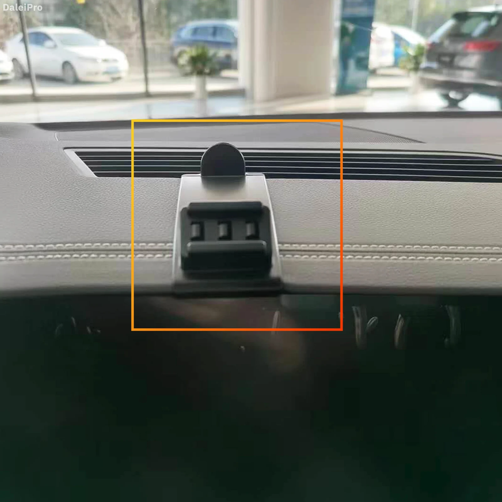 Designed for VW Touareg 2018-2019 2025 2026 Phone Holder Car Magnetic Mount Smart Sensing Wireless Charging One-Touch Release