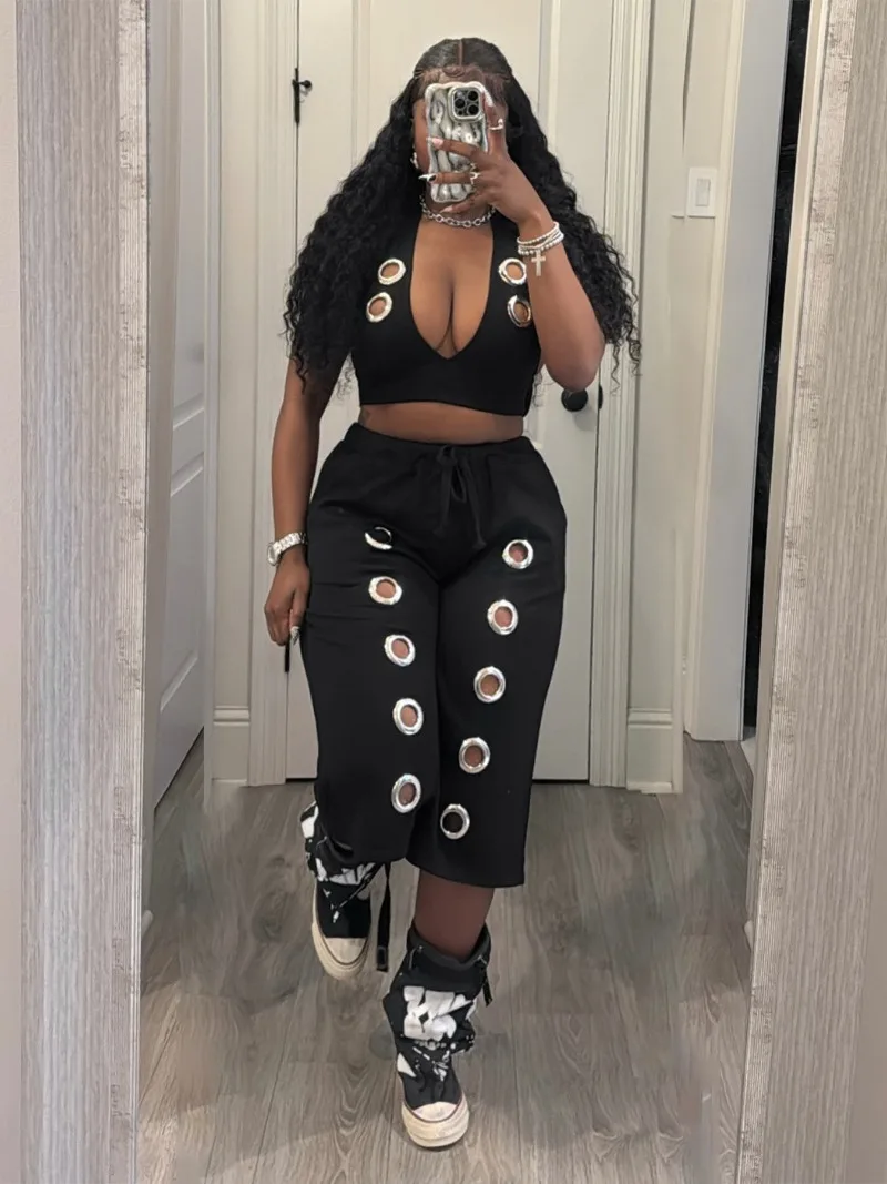 

Fashion Y2K Grommet Metal Holes 2 Piece Set Women Sexy V Neck Halter Backless Tanks Crop Top + Wide Leg Knee Length Pants Suits