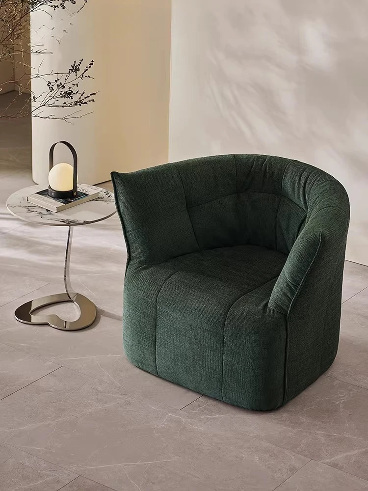 

Бытовая маленькая квартира, балкон, ткань, ленивый одиночный стул для отдыха