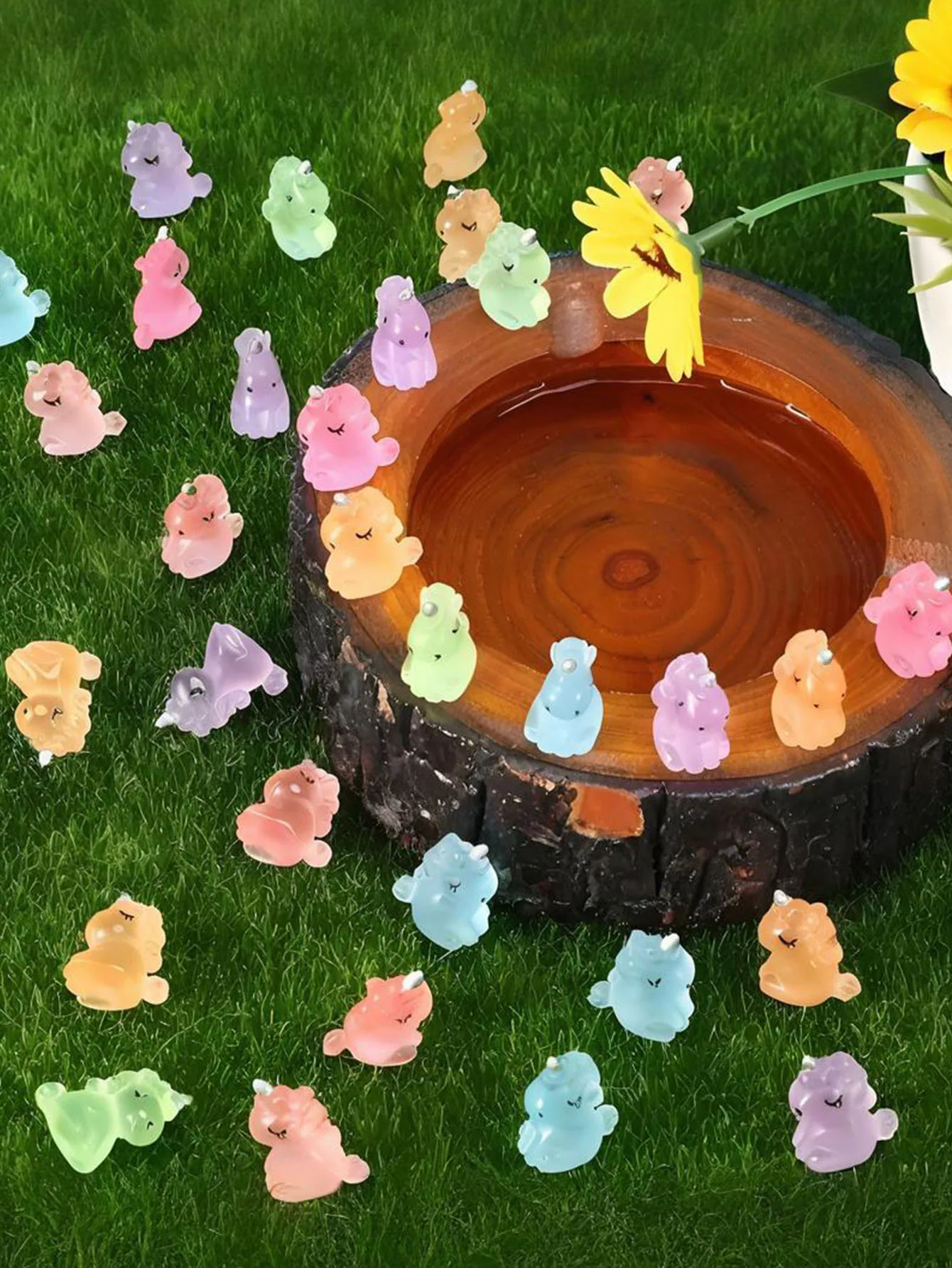 10/20 Stück leuchtende Mini-Einhorn-Figuren aus Kunstharz, die im Dunkeln leuchten, winzige Einhorn-Ornamente für DIY-Feengarten-Landschaften – Detail 6