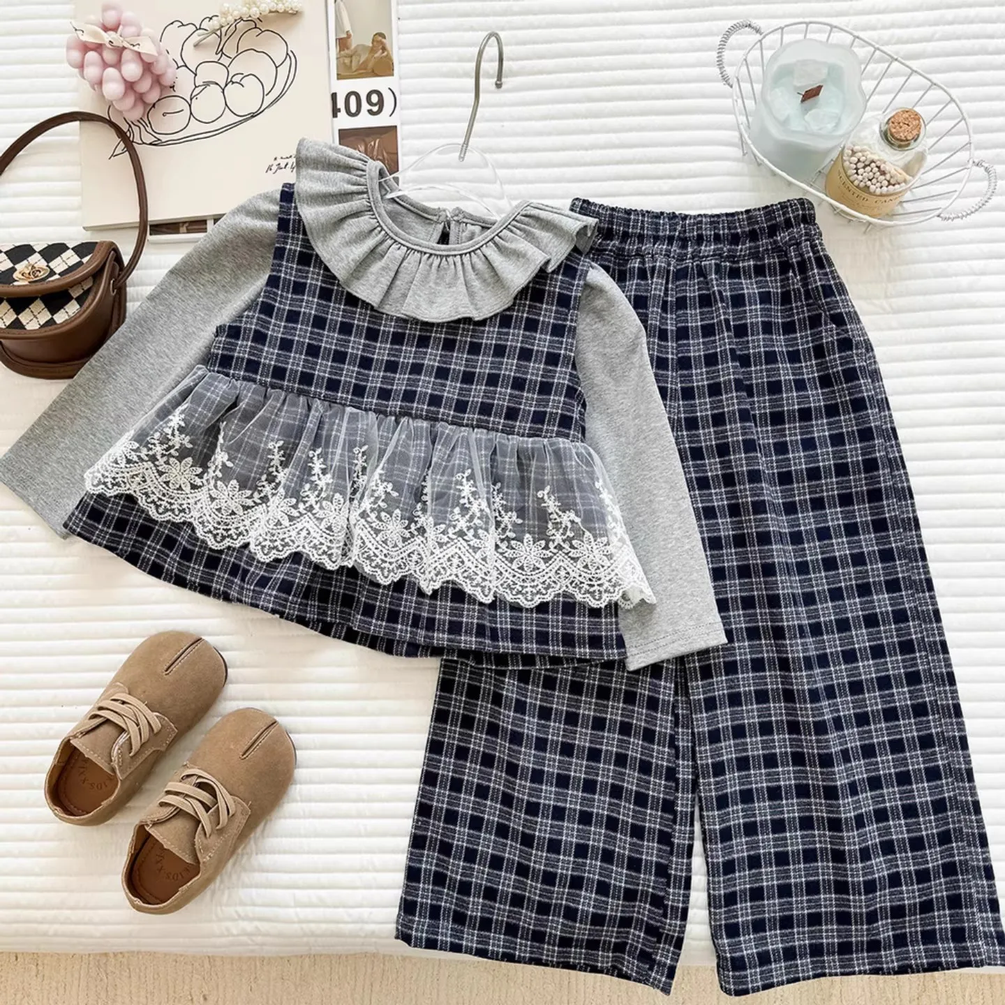 

Girls Lace Vest Three Piece Set Spring 2026 New Childrens Baby Plaid Wide Leg Pants Set