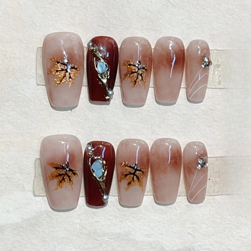 10Pcs Brown Swoosh Press on Nails Fake Acrylic Hand-painted Maple Leaf with Diamond Pearl Design False Nails Wearable Nail Tips